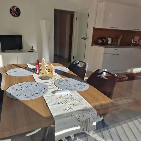40 M2 Ost Mit Balkon 8 Min By Car To Expo Modern Highspeed Wlan Quiet And Nürnberg