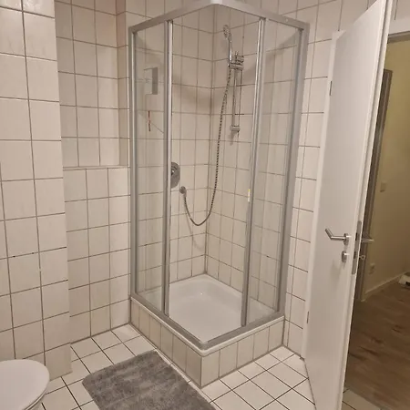 Appartement 40 M2 Ost Mit Balkon 8 Min By Car To Expo Modern Highspeed Wlan Quiet And *