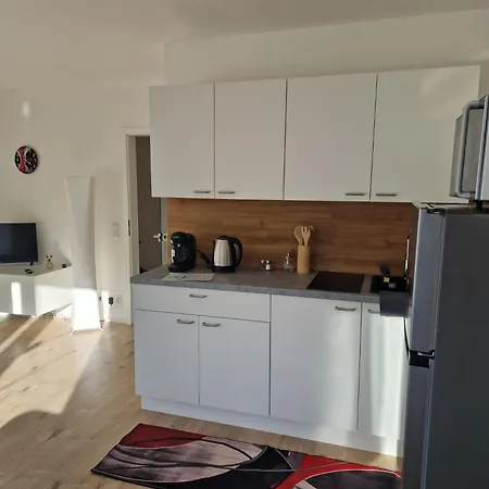 40 M2 Ost Mit Balkon 8 Min By Car To Expo Modern Highspeed Wlan Quiet And نورنبيرغ