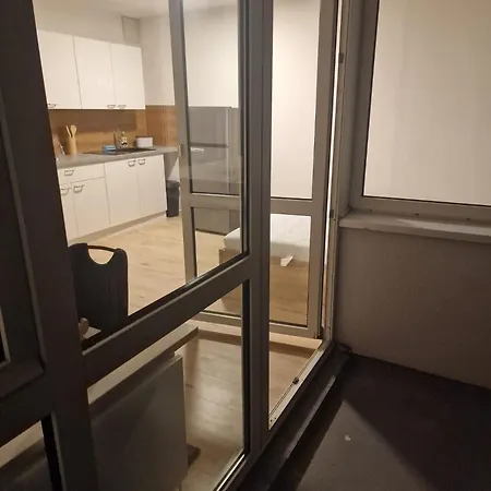 40 M2 Ost Mit Balkon 8 Min By Car To Expo Modern Highspeed Wlan Quiet And Norymberga