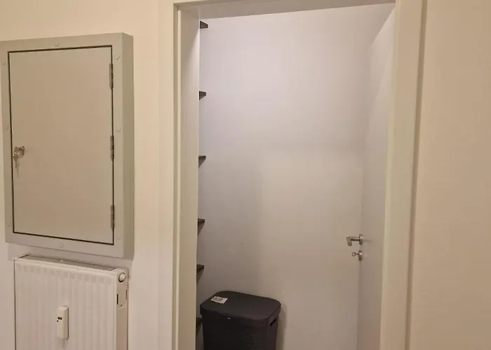 Apartment 40 M2 Ost Mit Balkon 8 Min By Car To Expo Modern Highspeed Wlan Quiet And *