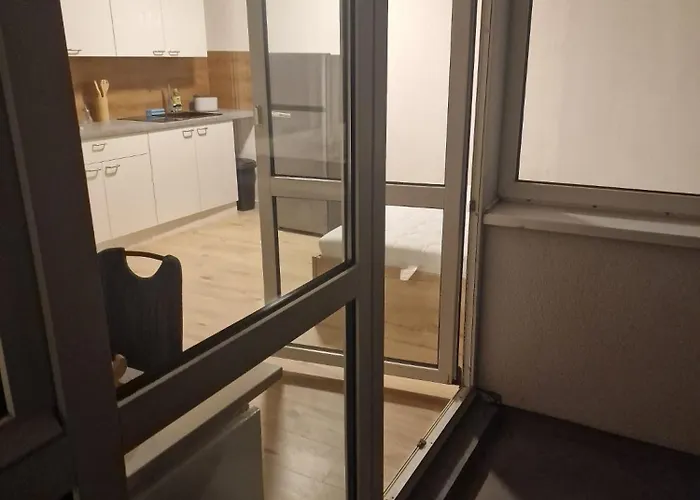 40 M2 Ost Mit Balkon 8 Min By Car To Expo Modern Highspeed Wlan Quiet And Nuremberg